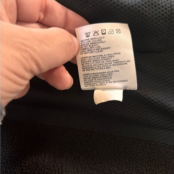 New Balance Black Lightweight Athletic Jacket - Picture 4 of 9